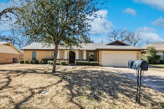 2601 Shady Meadow Dr, Bedford, TX 76021
