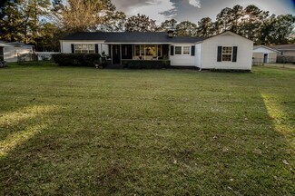 951 Meadowbrook Rd, Sumter, SC 29153