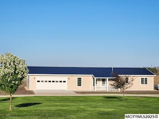 2506 S 32nd St, Clear Lake, IA 50428