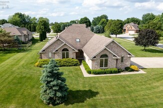 733 Fairway Dr, Elmore, OH 43416