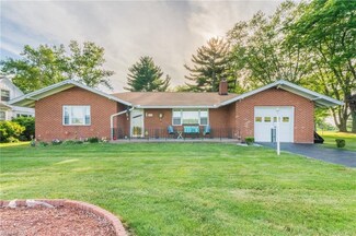 985 N 12th St, Sebring, OH 44672