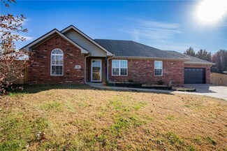 501 Warrick Way, Centerton, AR 72719