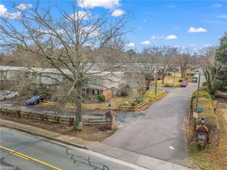 3814 Country Club Rd, Winston Salem, NC 27104