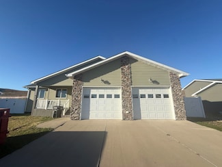 19 Robert St, Burlington, ND 58722