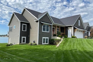 2302 Fillmore St, Jenison, MI 49428