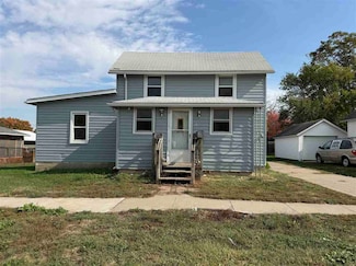 614 N Avenue D, Washington, IA 52353