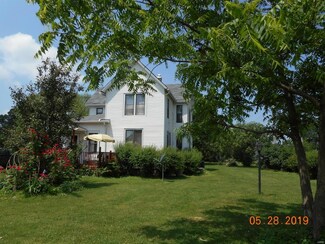 638 N Main St, Witt, IL 62094
