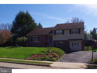 26 Red Oak Rd, Oreland, PA 19075