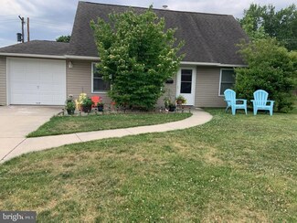 20 Canal Rd, Levittown, PA 19057