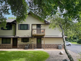 13405 Zenith Ln, Eden Prairie, MN 55346