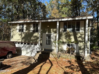 14 Arapaho Path, Saratoga Springs, NY 12866