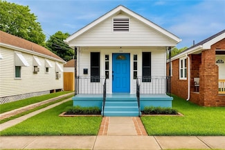2114 Pine St, Harvey, LA 70058
