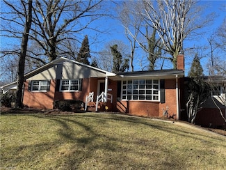 1000 Huntingdon Rd, Winston Salem, NC 27104