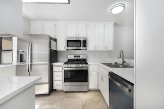 12750 Centralia St Unit 208, Lakewood, CA 90715