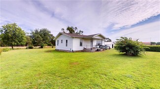 20525 E K Hwy, Nevada, MO 64772
