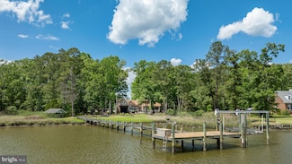 7814 O Neil Rd, Gloucester, VA 23061