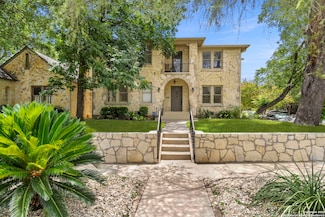 300 E Lullwood Ave, San Antonio, TX 78212