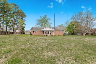 1035 New Deal Potts Rd, Cottontown, TN 37048