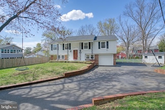 12805 Point Pleasant Dr, Fairfax, VA 22033