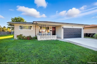 37011 Tricia Dr, Sterling Heights, MI 48310