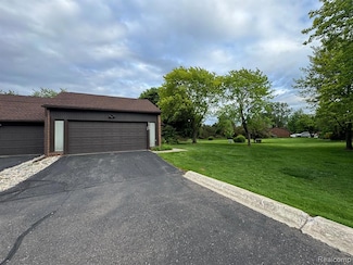 3152 Lindenwood Dr Unit 150, Dearborn, MI 48120