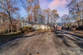 465 Lakedale Dr, Clover, SC 29710