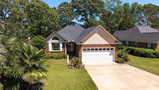 53 N Lake Cir, Manning, SC 29102