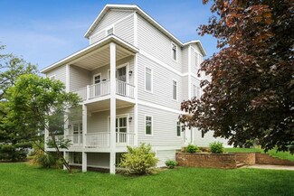 346 N Eagle St, New Buffalo, MI 49117