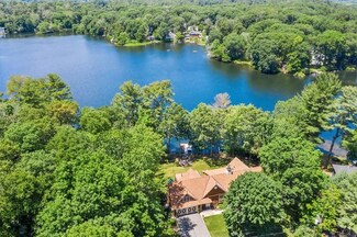 33 Bayfield Rd, Wayland, MA 01778
