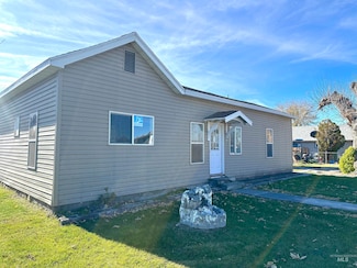 613 S 2nd St, Rupert, ID 83350
