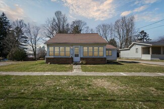 123 N New St, Stanton, MI 48888