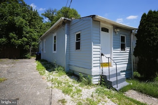 2307 Thomas Ave, Upper Chichester, PA 19014