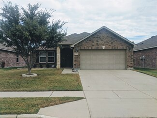 300 Fossil Bridge Dr, Fort Worth, TX 76131