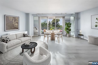 2000 Linwood Ave Unit 3E, Fort Lee, NJ 07024