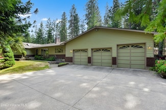 694 S Signal Point Rd, Post Falls, ID 83854
