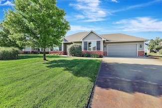 12 N Willow Creek Ct, Valley Center, KS 67147