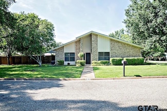 900 Humphrey St, Athens, TX 75751