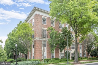 7 Booth St Unit 202, Gaithersburg, MD 20878