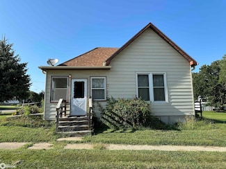 700 N 7th St, Chariton, IA 50049