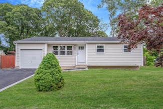 71 Selden Blvd, Centereach, NY 11720
