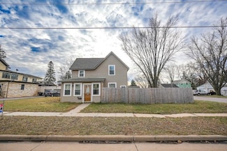 227 W Pearl St, New Lisbon, WI 53950
