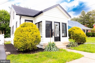 6 New Hillcrest Ave, Ewing, NJ 08638