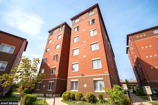 239 W 18th St Unit 2D, Chicago, IL 60616