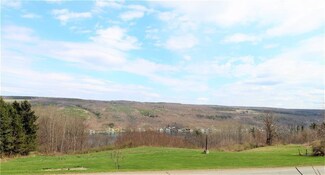 4703 Vine Rd, Penn Yan, NY 14527