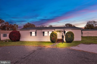 8758 Turkey Ridge Rd, Breinigsville, PA 18031