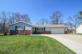 56780 Chippewa Dr, Three Rivers, MI 49093