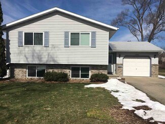 270 Waterloo St, Columbus, WI 53925