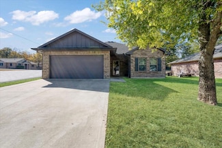 732 E Bullock St, Denison, TX 75021