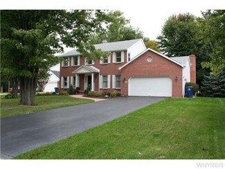 27 Hoviland Ln, Getzville, NY 14068