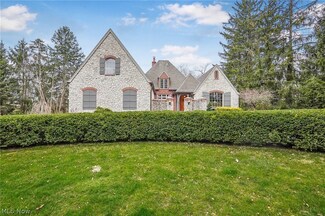 2111 Dunkeith Dr NW, Canton, OH 44708